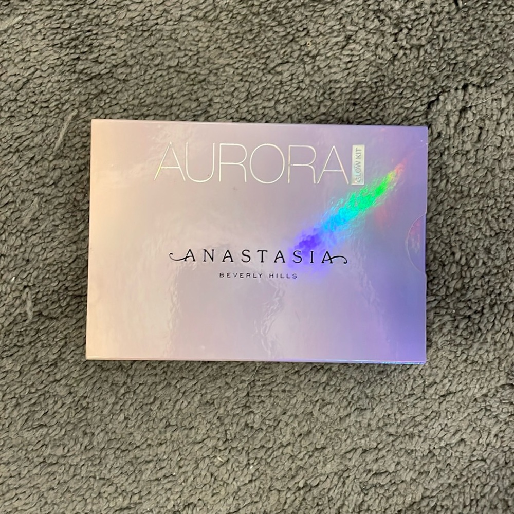 Anastasia Beverly Hills ~ Aurora glow kit
